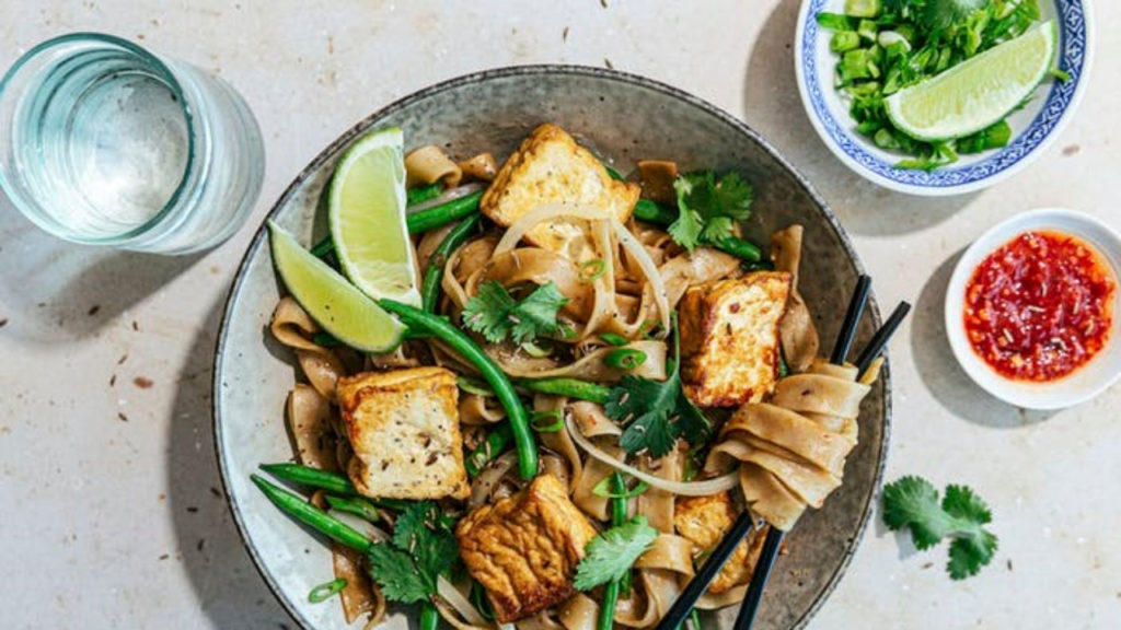 Spicy Cumin Fried Noodles with Tofu & Green Beans